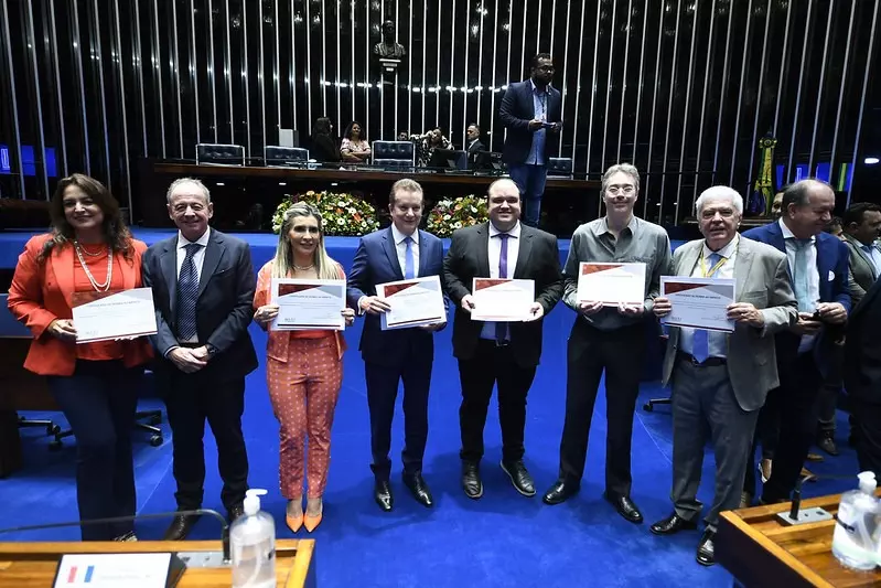 Flávia Francischini representa a Assembleia Legislativa do Paraná em sessão do Senado Federal